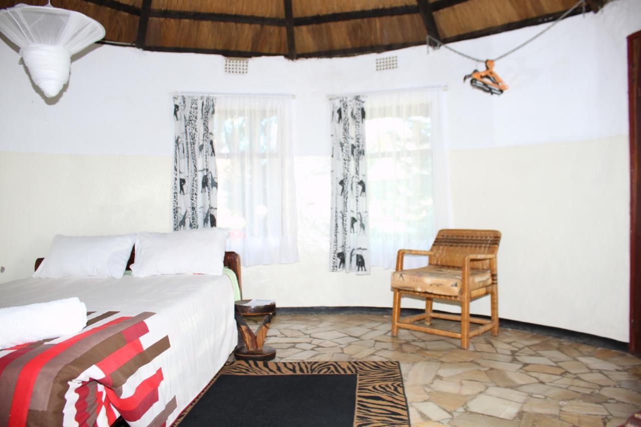 Reed Mat Lodge Lusaka Dış mekan fotoğraf