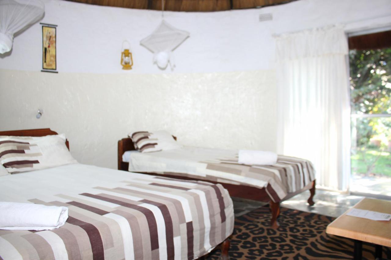 Reed Mat Lodge Lusaka Dış mekan fotoğraf