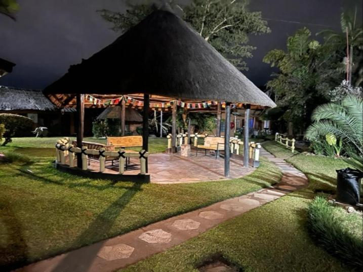 Reed Mat Lodge Lusaka Dış mekan fotoğraf